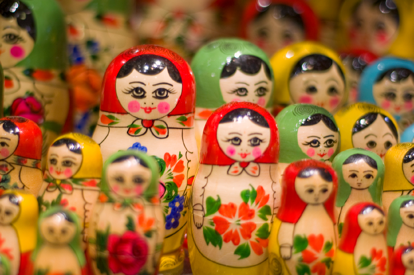 different models and sizes of babushka dolls